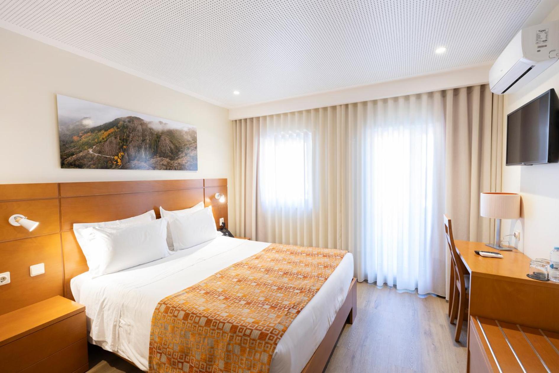 Hotel Berne Manteigas Zewnętrze zdjęcie